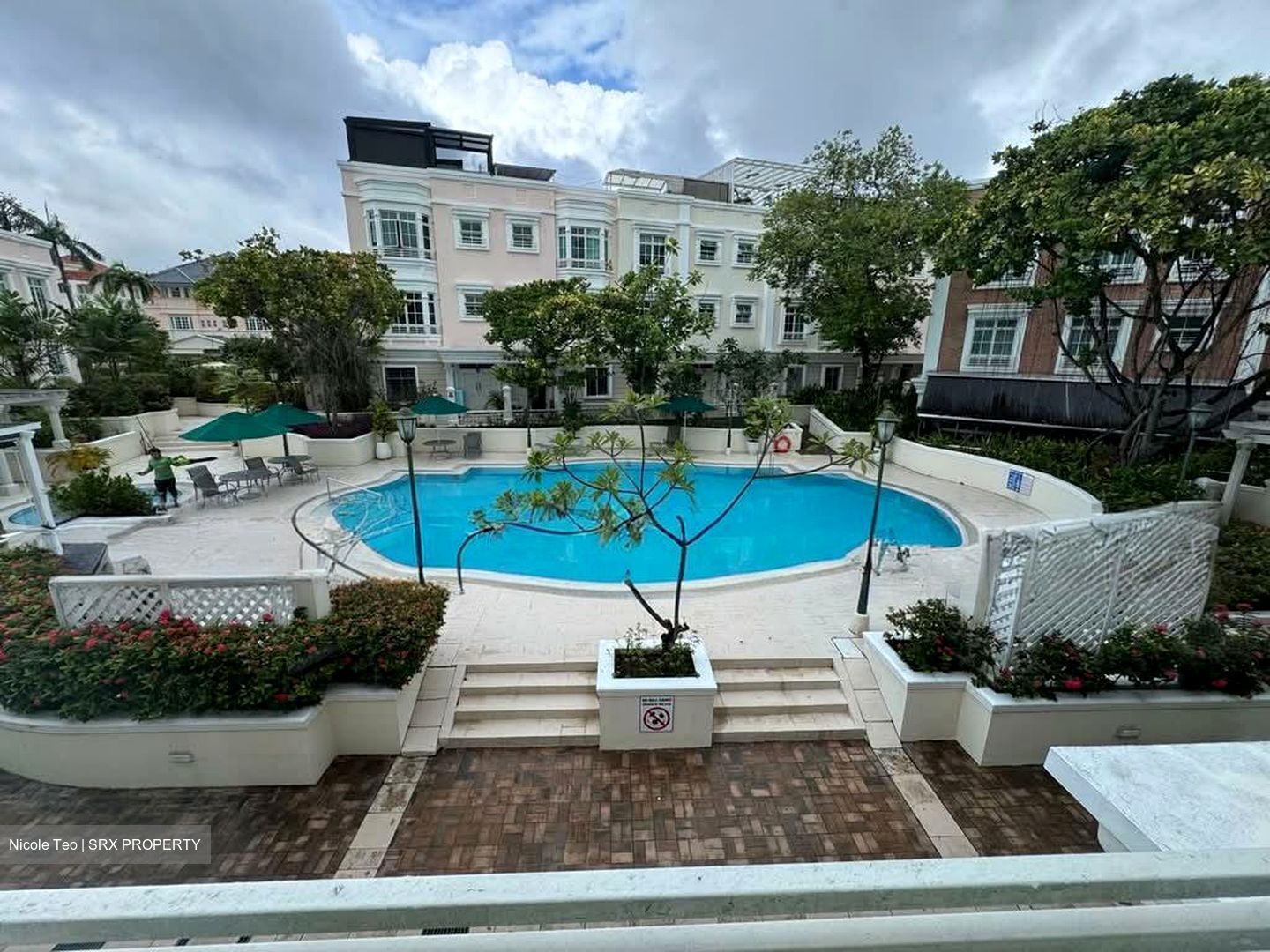 Kew Crescent (D16), Terrace #589424731